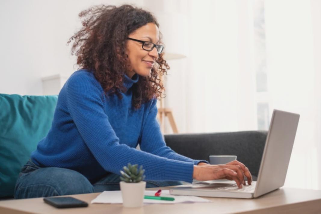 Espacio de trabajo para formación SEO online en Helionyxara